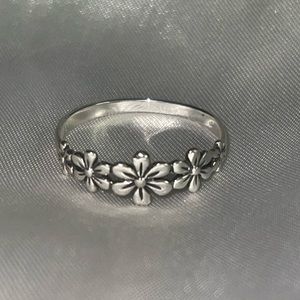 Daisy Crown Ring